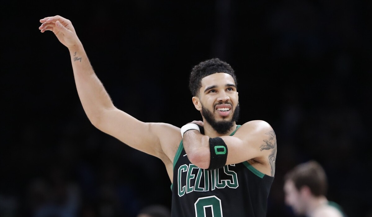 JackeyLove在MAD比赛中战术调整，突破纪录引发热议！的简单介绍