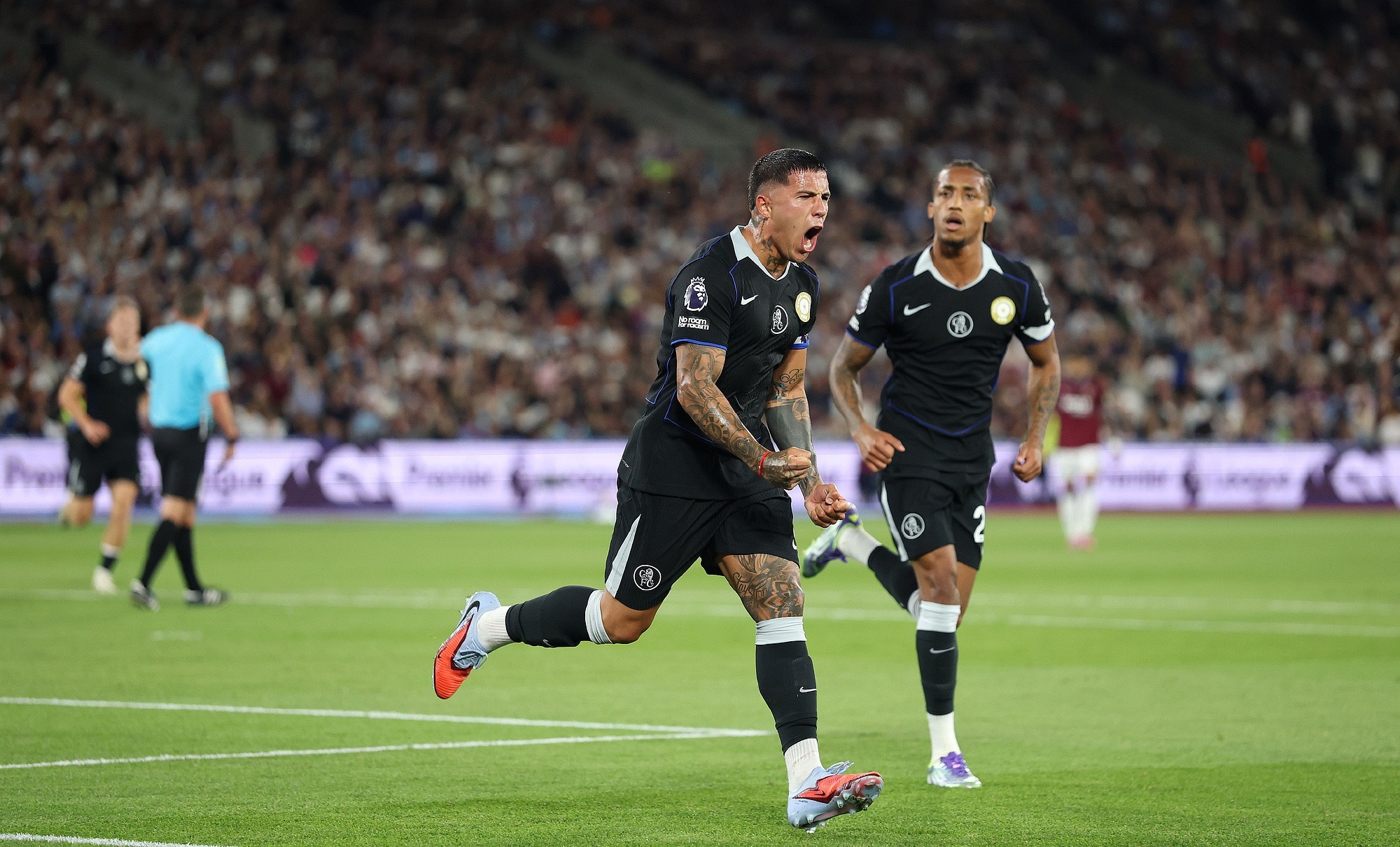 九游体育-德罗巴爆冷击败切尔西，突破纪录引爆全场！的简单介绍