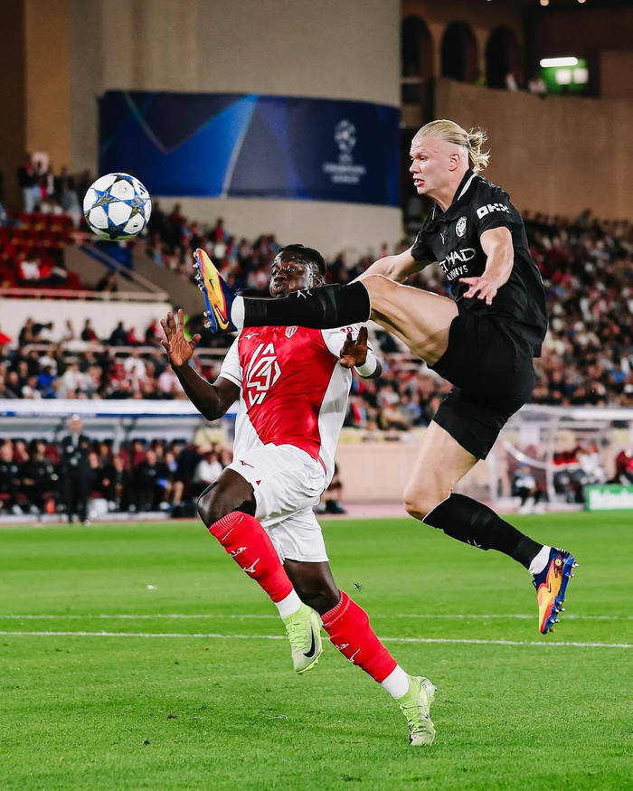 关于哈兰德连续三场比赛得分超过惊险取胜，巴塞罗那挑战极限！的信息