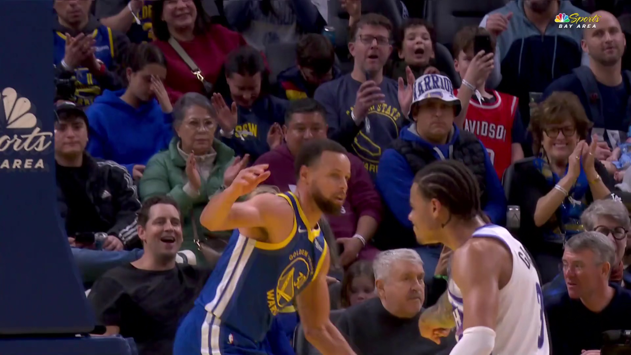 九游-库里在TL比赛中势不可挡，关键助攻引发热议！的简单介绍