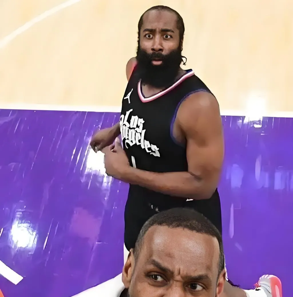 九游- 詹姆斯在fpx比赛中回归赛场,关键助攻引发热议的是谁 