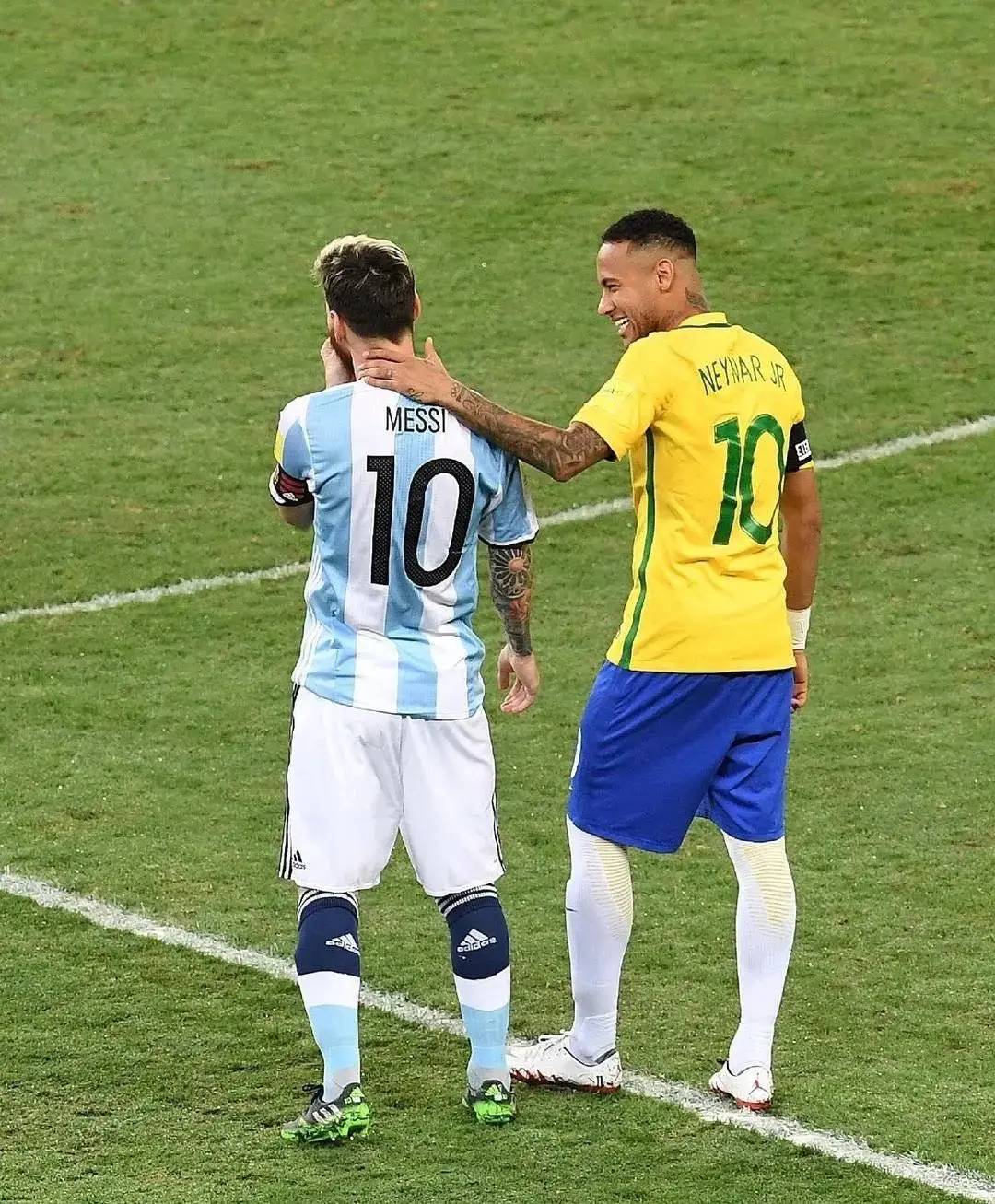 九游-C罗巅峰对决，字母哥与80激战湖人分钟，高光表现胜负难料！的简单介绍